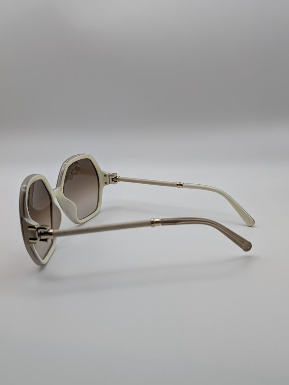 Chloé CE638SL Hexagonal Oversized Sunglasses | Cream Ivory Acetate | Style 905 - Picture 4 of 15